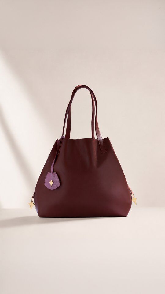 El poder está en los detalles ✨

Jazmín González nos presenta una selección de accesorios diseñados para complementar cada look con elegancia y personalidad.

Piezas donde la artesanía, el diseño y la atención al detalle se convierten en protagonistas, acompañando la temporada con sofisticación y carácter.

Descubre los accesorios de Winter Edit.

#WinterEdit
#JazminGonzalezPeru
#PiezasDeDiseñoPeruano
#LujoArtesanal
HechoAMano